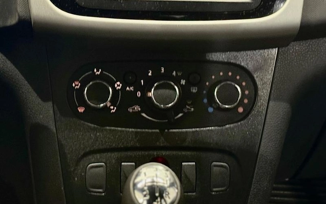 imagem-https://www.socarrao.com.br/sc-vehicle-images-prod/3619336/1790710377308-8427355_19_B_3d6283fcf8.jpeg