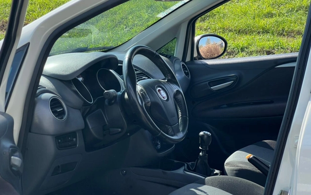 imagem-https://www.socarrao.com.br/sc-vehicle-images-prod/3619401/1788457078467-V2hhdHNBcHAgSW1hZ2UgMjAyNi0wOC0yNyBhdCAxNC41OC4zMSAoMikuanBlZw.jpeg