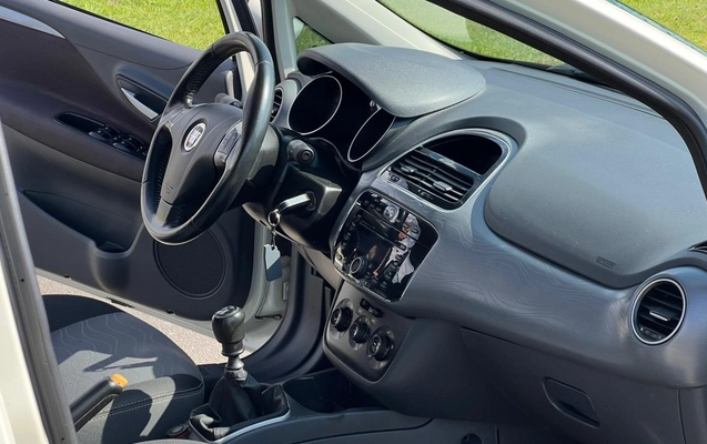 imagem-https://www.socarrao.com.br/sc-vehicle-images-prod/3619401/1788457078668-V2hhdHNBcHAgSW1hZ2UgMjAyNi0wOC0yNyBhdCAxNC41OC4zMi5qcGVn.jpeg