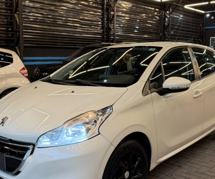 Peugeot 208 2014 Branco — foto 1 de 3