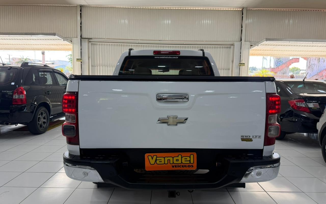 imagem-https://www.socarrao.com.br/sc-vehicle-images-prod/3620112/1788458723810-V2hhdHNBcHAgSW1hZ2UgMjAyNi0wOS0wMyBhdCAxNC40OC4yMi5qcGVn.jpeg