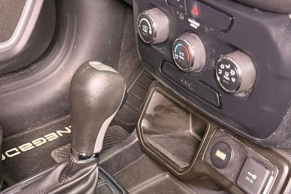 imagem-https://www.socarrao.com.br/sc-vehicle-images-prod/3620160/1790017089976-8435842_14_B_483d72cf13.jpeg