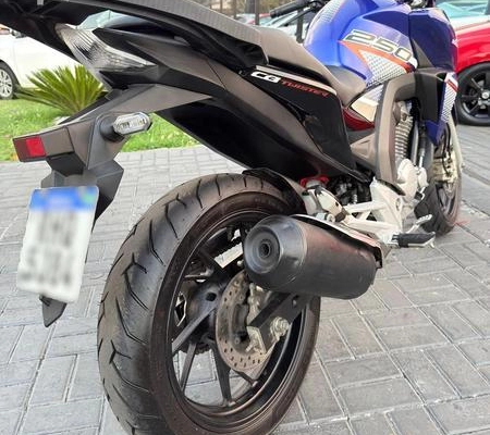 imagem-https://www.socarrao.com.br/sc-vehicle-images-prod/3620169/1789063985970-8429360_7_B_8e37b97cdc.jpeg