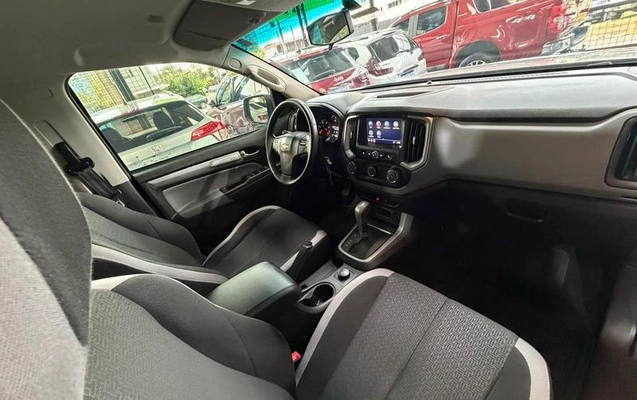 imagem-https://www.socarrao.com.br/sc-vehicle-images-prod/3620185/1789580608410-8432587_7_B_1d89131475.jpeg