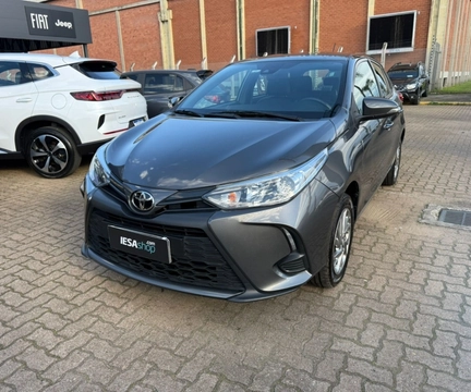 Toyota Yaris 2023 Cinza — foto 1 de 3