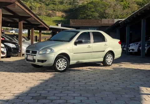 Fiat Siena 2011 Verde — foto 1 de 3