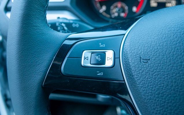 imagem-https://www.socarrao.com.br/sc-vehicle-images-prod/3620842/1788460695713-7805670cbce848f2b099eeb02109c2b8_1788460432350.jpg