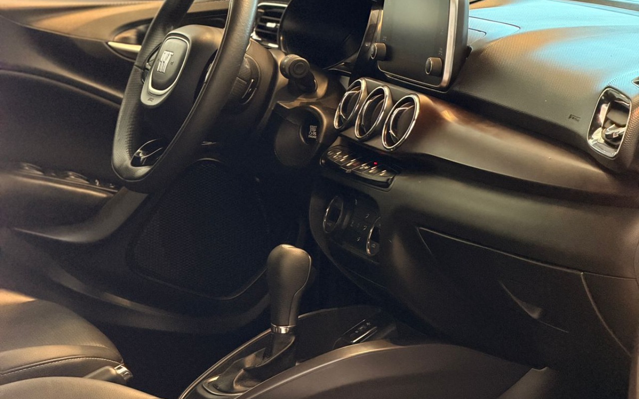 imagem-https://www.socarrao.com.br/sc-vehicle-images-prod/3620988/1788461149691-V2hhdHNBcHAgSW1hZ2UgMjAyNi0wOS0wMyBhdCAxMy4wMi4yMSAoMSkuanBlZw.jpeg