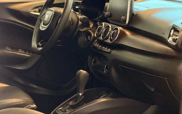 imagem-https://www.socarrao.com.br/sc-vehicle-images-prod/3620988/1788461149691-V2hhdHNBcHAgSW1hZ2UgMjAyNi0wOS0wMyBhdCAxMy4wMi4yMSAoMSkuanBlZw.jpeg