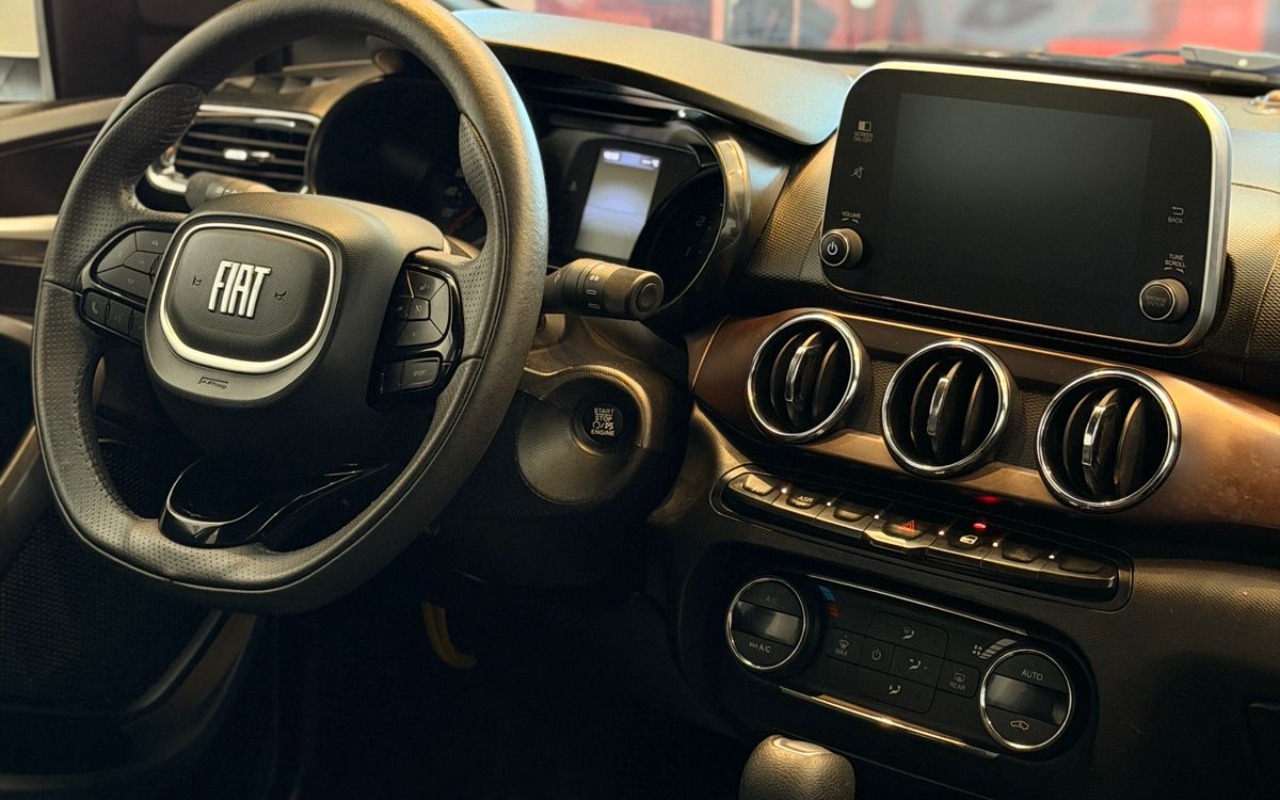 imagem-https://www.socarrao.com.br/sc-vehicle-images-prod/3620988/1788461149924-V2hhdHNBcHAgSW1hZ2UgMjAyNi0wOS0wMyBhdCAxMy4wMi4yMy5qcGVn.jpeg