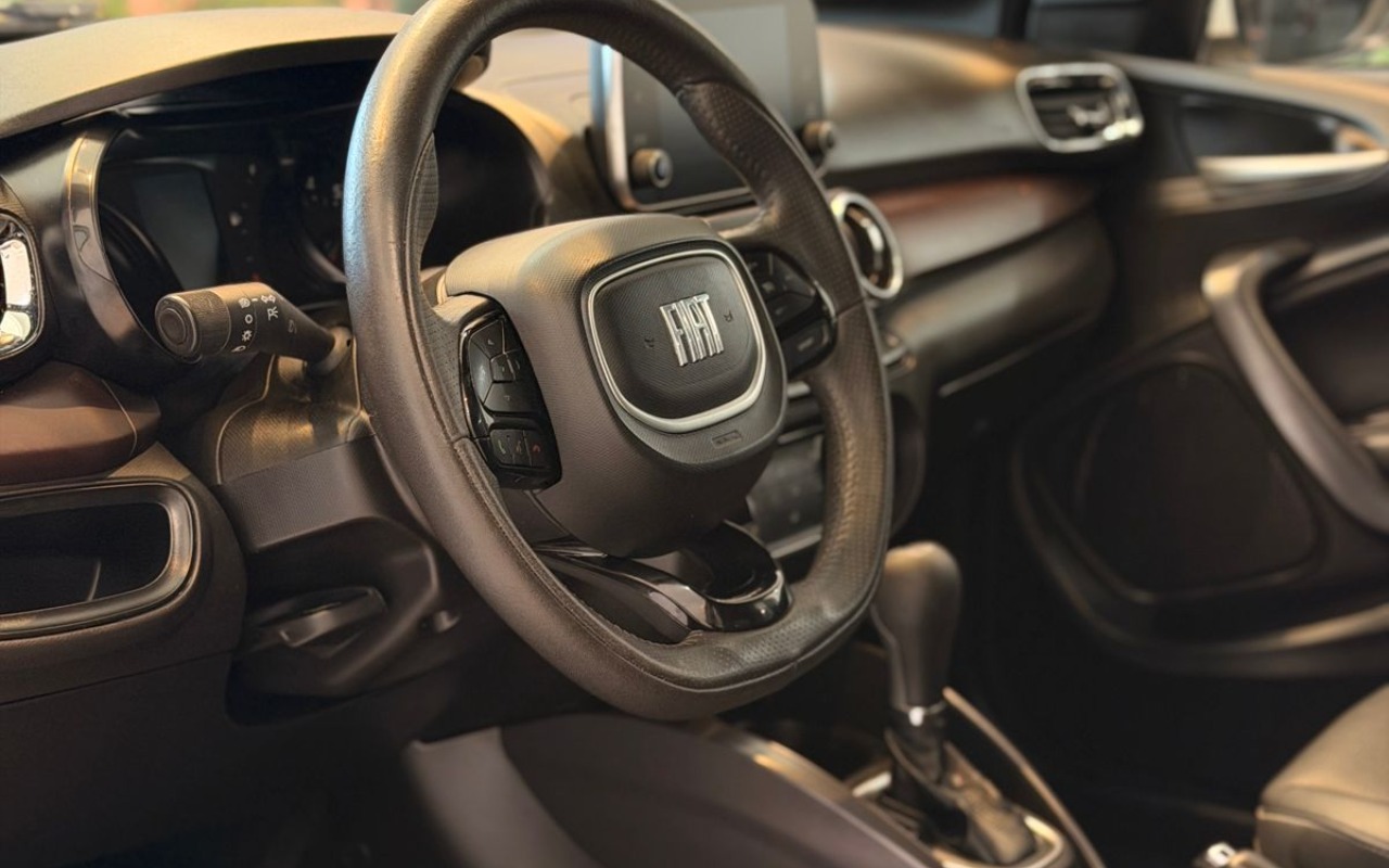 imagem-https://www.socarrao.com.br/sc-vehicle-images-prod/3620988/1788461150687-V2hhdHNBcHAgSW1hZ2UgMjAyNi0wOS0wMyBhdCAxMy4wMi4yNi5qcGVn.jpeg