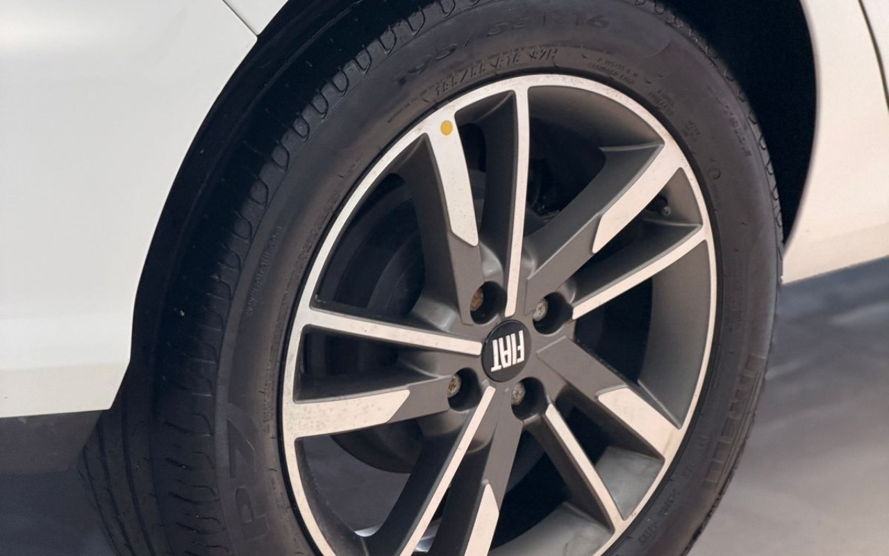 imagem-https://www.socarrao.com.br/sc-vehicle-images-prod/3620988/1788461151360-V2hhdHNBcHAgSW1hZ2UgMjAyNi0wOS0wMyBhdCAxMy4wMi4yMCAoMikuanBlZw.jpeg