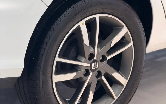 imagem-https://www.socarrao.com.br/sc-vehicle-images-prod/3620988/1788461151360-V2hhdHNBcHAgSW1hZ2UgMjAyNi0wOS0wMyBhdCAxMy4wMi4yMCAoMikuanBlZw.jpeg