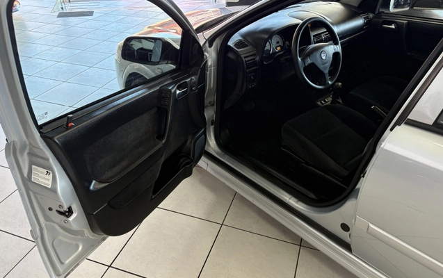 imagem-https://www.socarrao.com.br/sc-vehicle-images-prod/3621253/1788461683894-No3vc3x3eFJzt8WxIVU39kpnGd5ERkG8.jpg