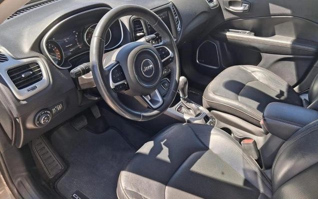 imagem-https://www.socarrao.com.br/sc-vehicle-images-prod/3621285/1788464621270-8448076_10_B_06f08e382e.jpeg