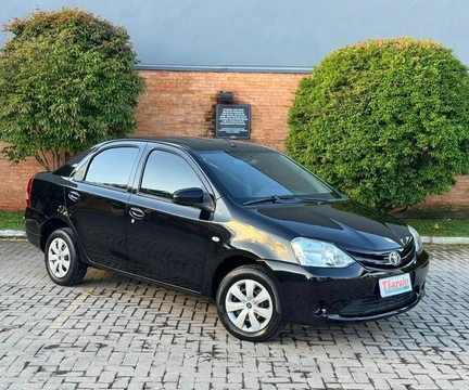 Toyota Etios 2014 Preto — foto 1 de 3