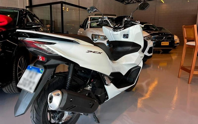 imagem-https://www.socarrao.com.br/sc-vehicle-images-prod/3621560/1789222062329-8447827_14_B_89f2d77761.jpeg