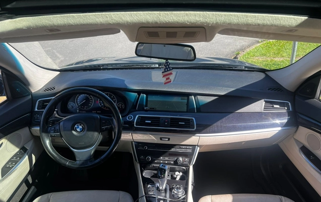 imagem-https://www.socarrao.com.br/sc-vehicle-images-prod/3621732/1788463346666-V2hhdHNBcHAgSW1hZ2UgMjAyNi0wOS0wMyBhdCAxNi4wOC4zOTM4LmpwZWc.jpeg