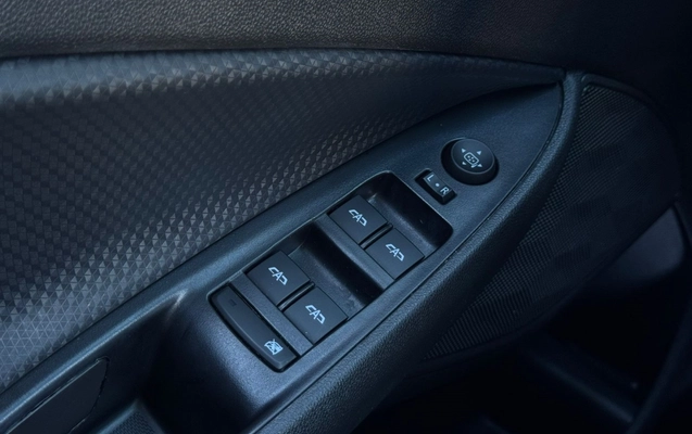 imagem-https://www.socarrao.com.br/sc-vehicle-images-prod/3621733/1788463356370-4_042154.jpg