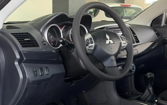 imagem-https://www.socarrao.com.br/sc-vehicle-images-prod/3622050/1788463915922-003_b238655be1a07d02ecd793e043b60a4c.jpeg
