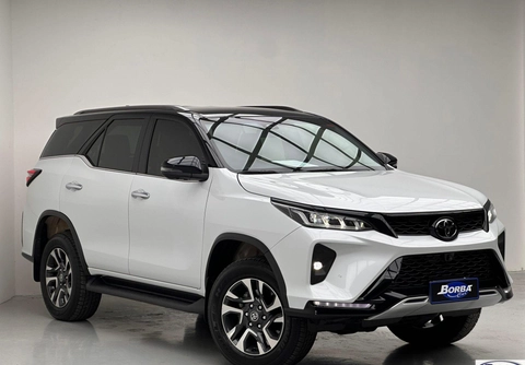 Toyota Hilux SW4 2025 Branco — foto 1 de 3