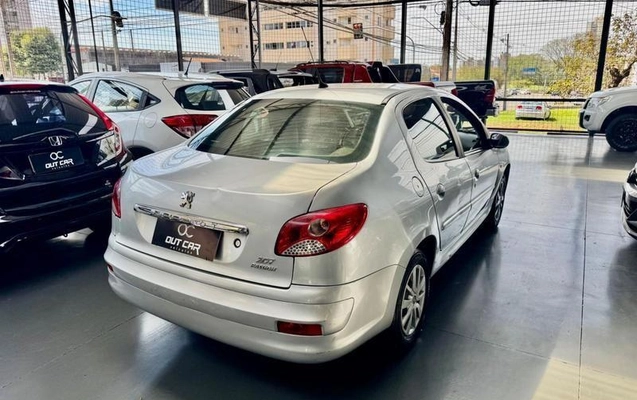 imagem-https://www.socarrao.com.br/sc-vehicle-images-prod/3622696/1788874259606-8448607_2_B_d6235d113c.jpeg