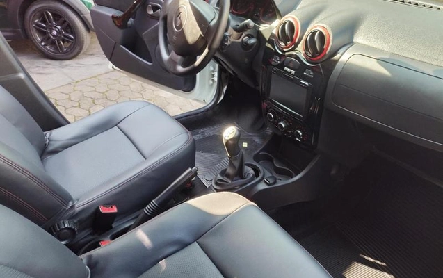 imagem-https://www.socarrao.com.br/sc-vehicle-images-prod/3622792/1789393214981-8448453_19_B_d2752661c1.jpeg