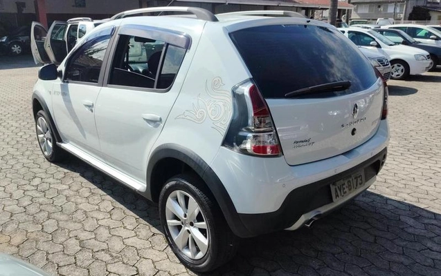 imagem-https://www.socarrao.com.br/sc-vehicle-images-prod/3622792/1789393214990-8448453_2_B_22855f4a85.jpeg