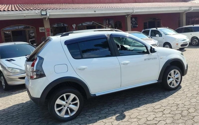 imagem-https://www.socarrao.com.br/sc-vehicle-images-prod/3622792/1789393214993-8448453_5_B_552d834203.jpeg