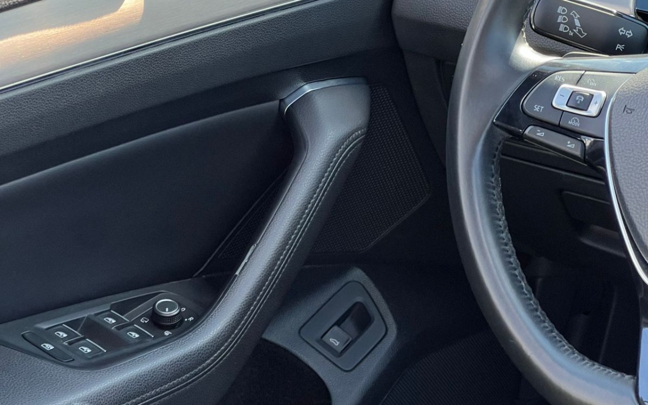 imagem-https://www.socarrao.com.br/sc-vehicle-images-prod/3622928/1788466582017-V2hhdHNBcHAgSW1hZ2UgMjAyNi0wOS0wMiBhdCAxNC40NC41NSAoMSkuanBlZw.jpeg