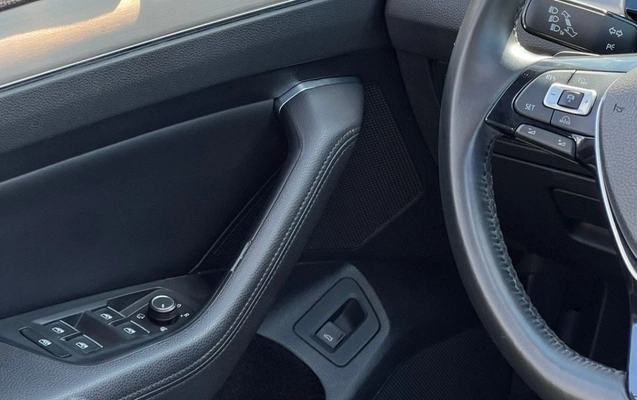 imagem-https://www.socarrao.com.br/sc-vehicle-images-prod/3622928/1788466582017-V2hhdHNBcHAgSW1hZ2UgMjAyNi0wOS0wMiBhdCAxNC40NC41NSAoMSkuanBlZw.jpeg