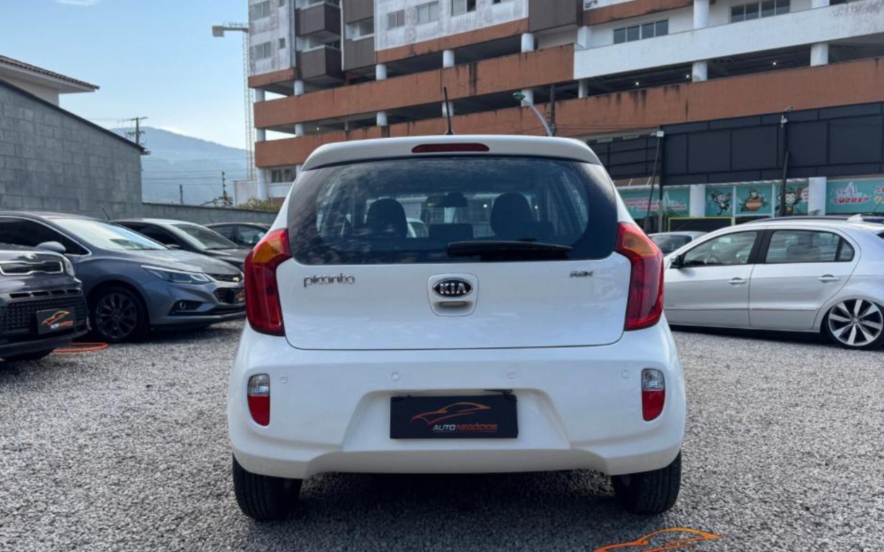 imagem-https://www.socarrao.com.br/sc-vehicle-images-prod/3623115/1788466868748-NS5qcGVn.jpeg