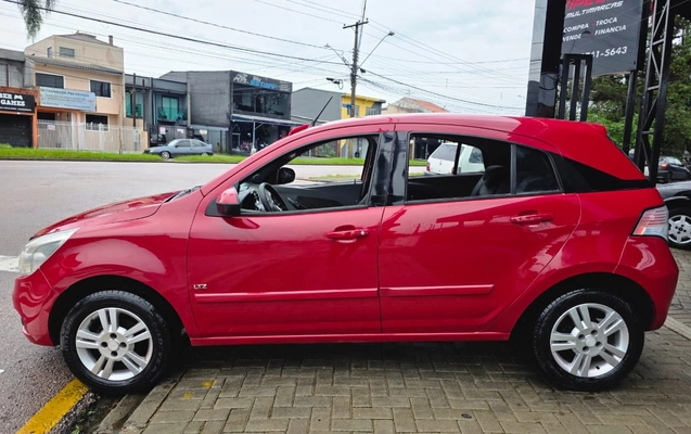 imagem-https://www.socarrao.com.br/sc-vehicle-images-prod/3623298/1789062785423-V2hhdHNBcHAgSW1hZ2UgMjAyNi0wOS0xMCBhdCAxNC4yNS4yNiAoMSkuanBlZw.jpeg