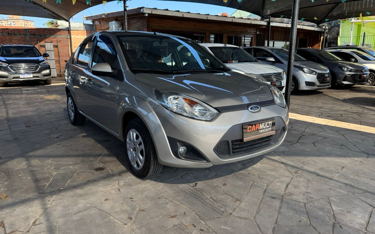 Ford Fiesta 2014 Cinza — foto 1 de 3