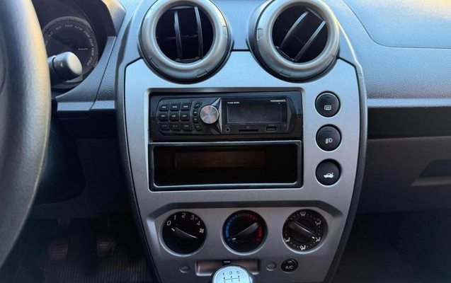 imagem-https://www.socarrao.com.br/sc-vehicle-images-prod/3623686/1790093354916-8217237_14_B_665cb3e729.jpeg