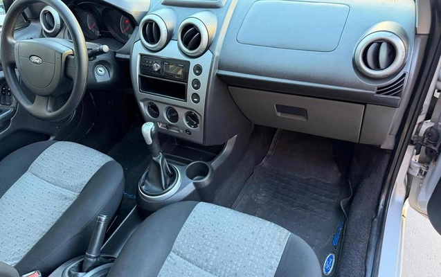 imagem-https://www.socarrao.com.br/sc-vehicle-images-prod/3623686/1790093354920-8217237_16_B_7b9e9c1cd0.jpeg