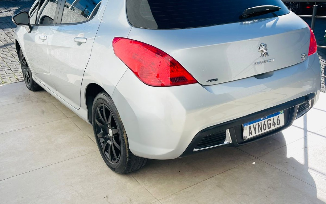 imagem-https://www.socarrao.com.br/sc-vehicle-images-prod/3623692/1788468302708-V2hhdHNBcHAgSW1hZ2UgMjAyNi0wOS0wMyBhdCAxNi4yNi4yMCAoMSkuanBlZw.jpeg