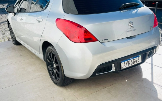 imagem-https://www.socarrao.com.br/sc-vehicle-images-prod/3623692/1788468302708-V2hhdHNBcHAgSW1hZ2UgMjAyNi0wOS0wMyBhdCAxNi4yNi4yMCAoMSkuanBlZw.jpeg