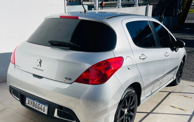 imagem-https://www.socarrao.com.br/sc-vehicle-images-prod/3623692/1788468302791-V2hhdHNBcHAgSW1hZ2UgMjAyNi0wOS0wMyBhdCAxNi4yNi4yMC5qcGVn.jpeg
