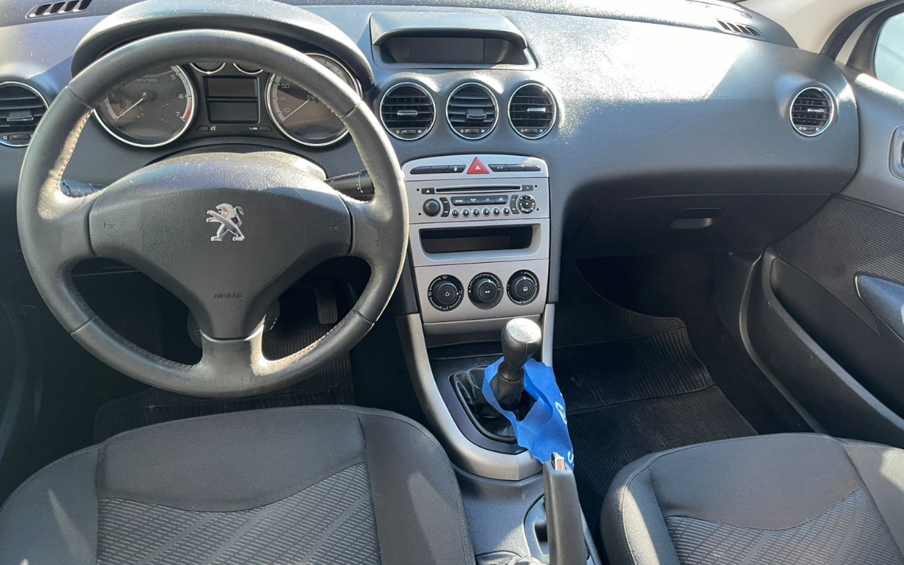 imagem-https://www.socarrao.com.br/sc-vehicle-images-prod/3623692/1788468302951-V2hhdHNBcHAgSW1hZ2UgMjAyNi0wOS0wMyBhdCAxNi4yNi4yMS5qcGVn.jpeg