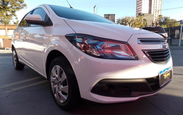 imagem-https://www.socarrao.com.br/sc-vehicle-images-prod/3623798/1788468692716-8408751_3_B_92417feb9c.jpeg