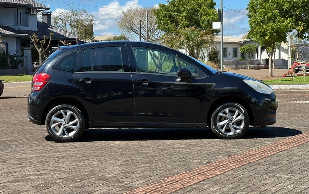imagem-https://www.socarrao.com.br/sc-vehicle-images-prod/3624037/1788469198435-d77627c428c94a31ba995749f60ae47a_1788469131652.jpg