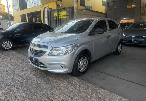 Chevrolet Onix 2015 Prata — foto 1 de 3