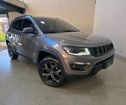 Jeep Compass 2019 Cinza — foto 1 de 3