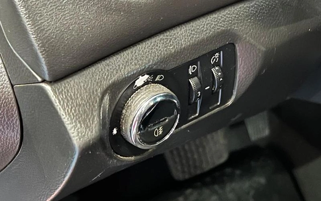 imagem-https://www.socarrao.com.br/sc-vehicle-images-prod/3624690/1789593131330-8244071_8_B_040b9319bf.jpeg