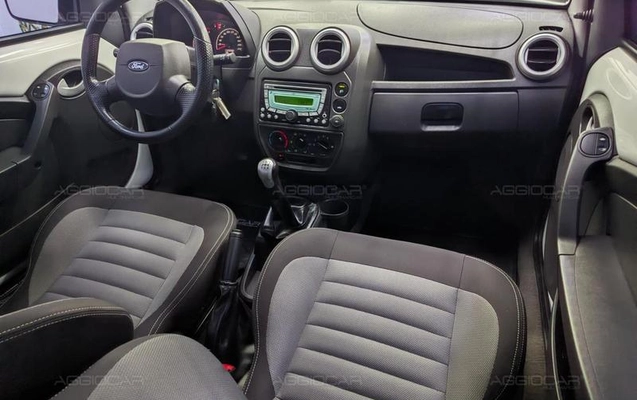 imagem-https://www.socarrao.com.br/sc-vehicle-images-prod/3625058/1788974832553-8173979_2_B_8493bf1113.jpeg