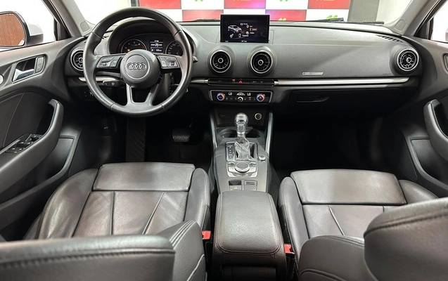 imagem-https://www.socarrao.com.br/sc-vehicle-images-prod/3625487/1789063999533-04151d82-6be7-4ffd-b58a-7cf338b35403.jpg