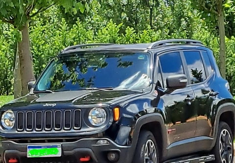 Jeep Renegade 2016 Preto — foto 1 de 3