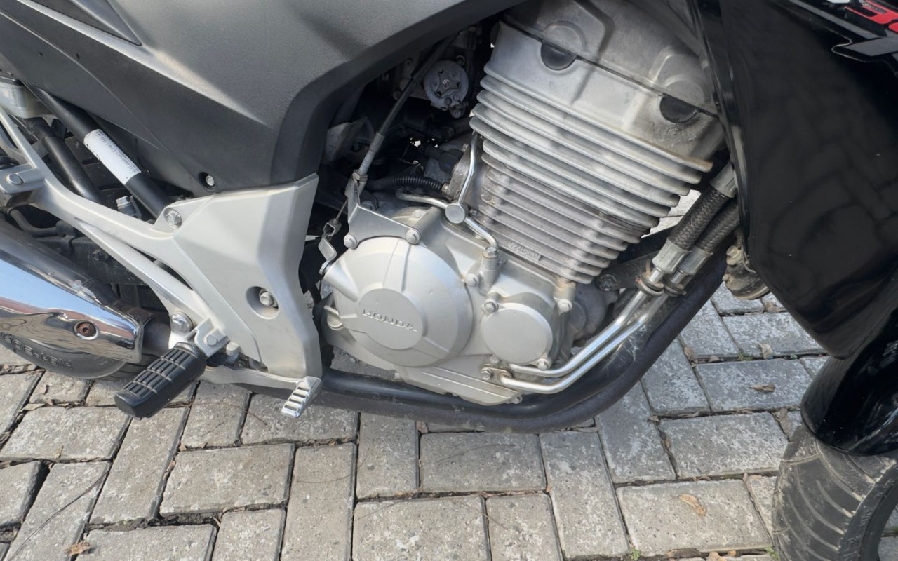 imagem-https://www.socarrao.com.br/sc-vehicle-images-prod/3625875/1788474193814-V2hhdHNBcHAgSW1hZ2UgMjAyNi0wOS0wMiBhdCAxMi41NS4wNC5qcGVn.jpeg