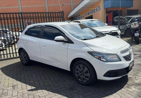 Chevrolet Onix 2015 Branco — foto 1 de 3
